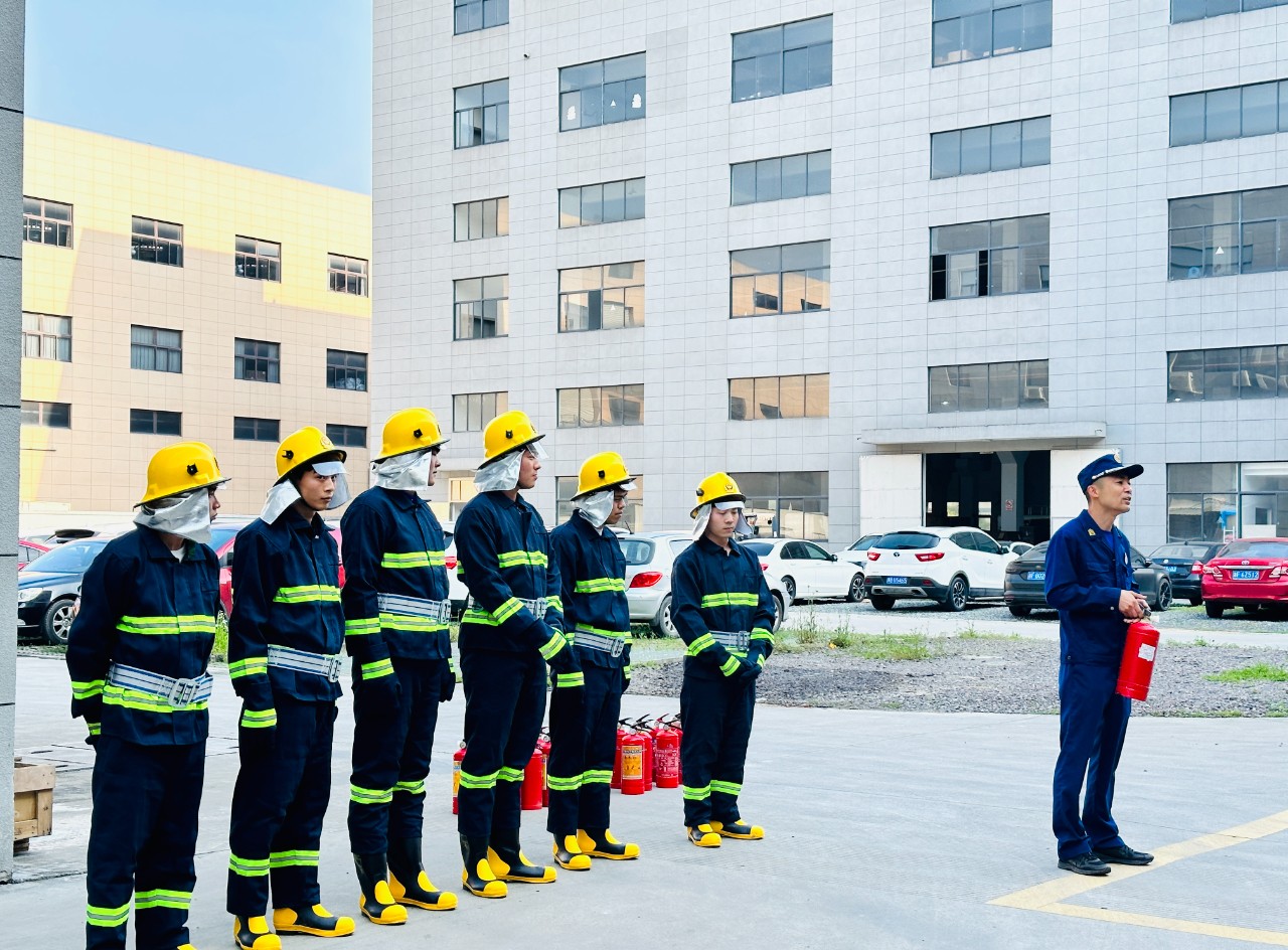 關(guān)于集中辦理2024年下半年煙花爆竹經(jīng)營（零售）許可證的通告(圖1)