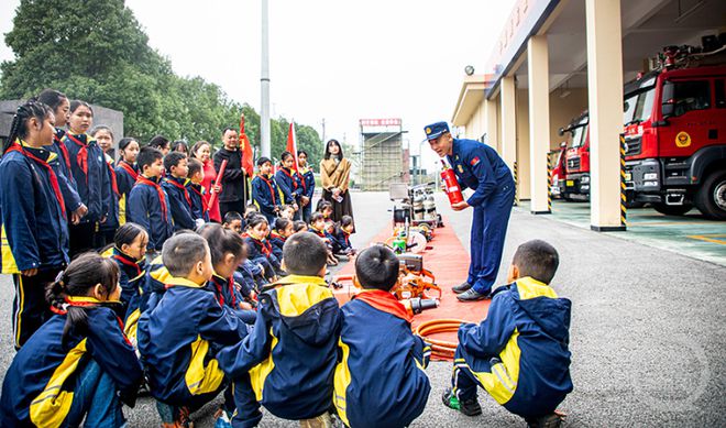 趣探消防隊一場與“火焰藍”的約定(圖3)