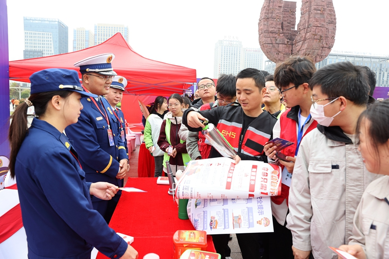 滁州：消防宣傳月開展消防產(chǎn)品科普活動(圖1)