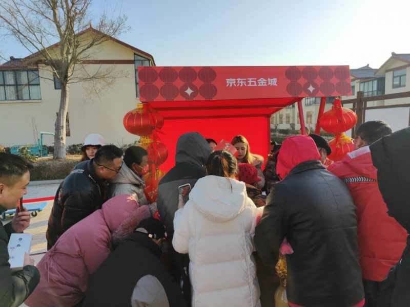 京東 “我給老家送年貨”啟動(dòng) 楚江荊滅火器守護(hù)宿遷光明村新春安全(圖1)