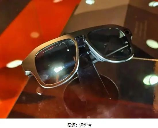 太熱鬧！電競(jìng)外設(shè)、運(yùn)動(dòng)耳機(jī)等廠商也開始做AI眼鏡 跨界入局的他們是劣勢(shì)還是優(yōu)勢(shì)？(圖4)